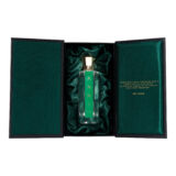 Bellekin ANNI Parfum en de luxe verpakkingsdoos welke wat van buiten zwart is en van binnen bekleed is met groen satijnen stof.